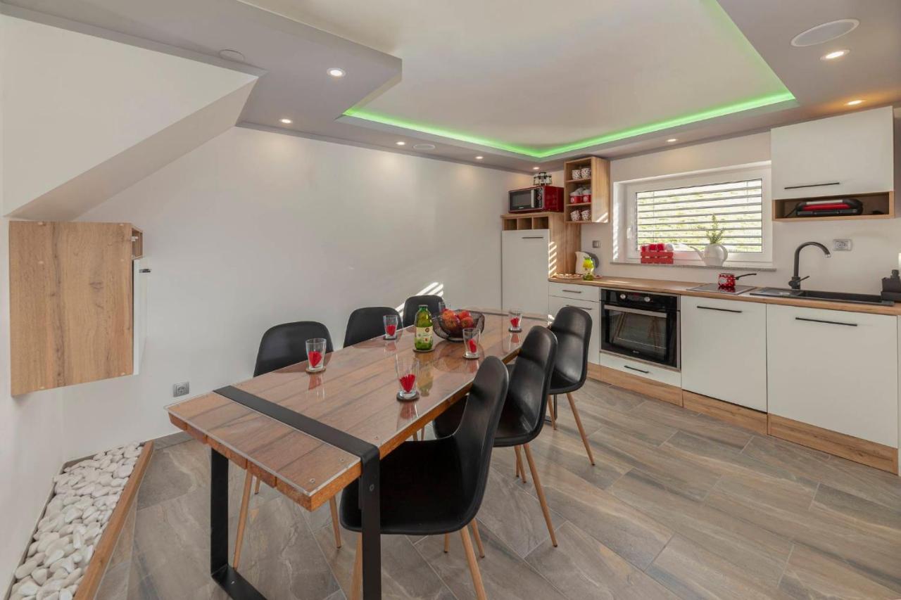 Polzela Holiday House Vikend מראה חיצוני תמונה